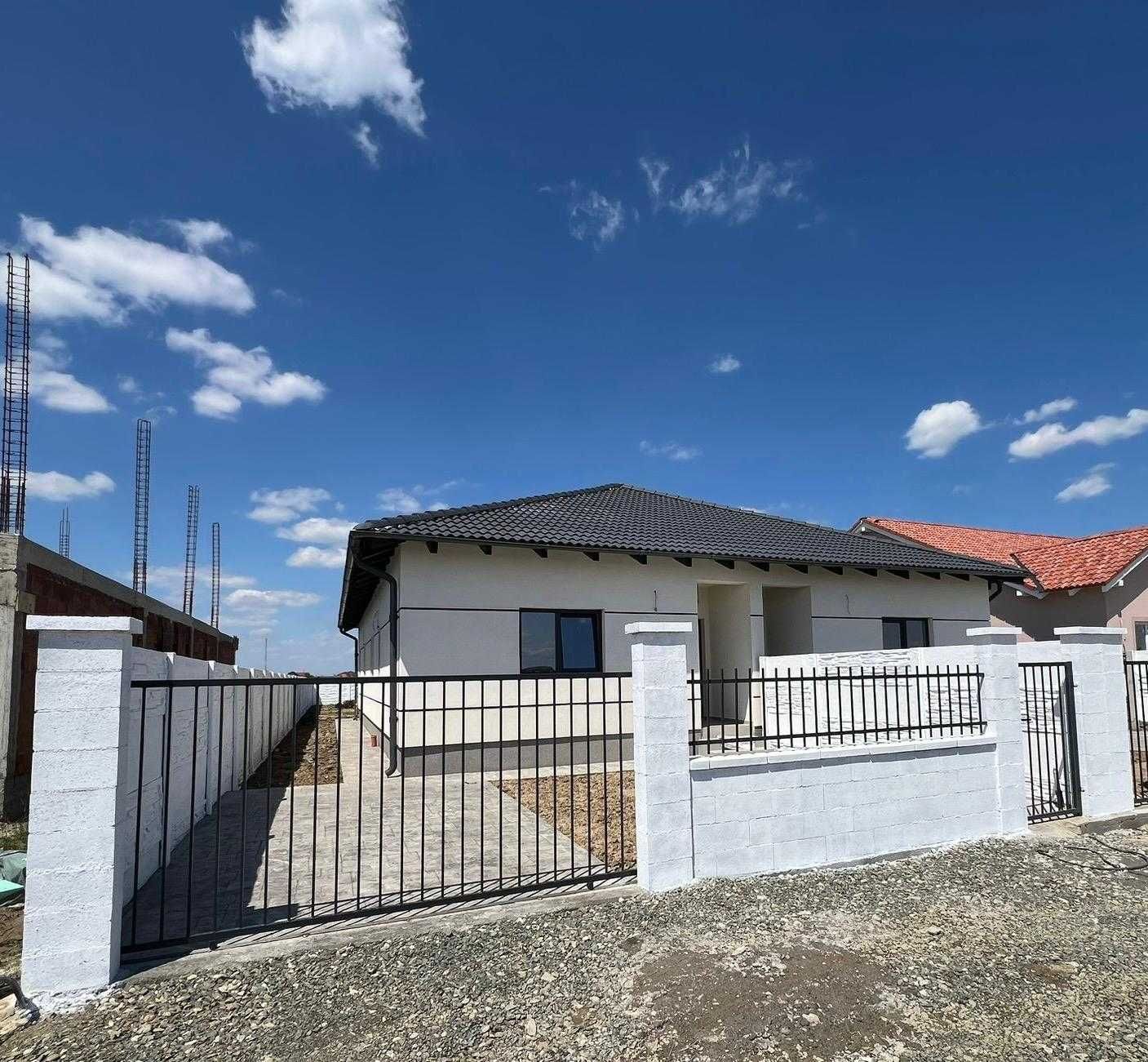 Comision 0. Duplex FINALIZAT 82 mp. Teren generos.