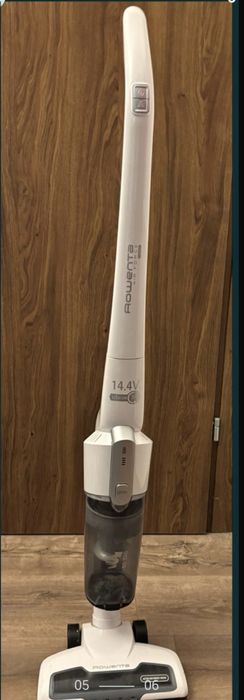 Aspirator Rowenta vertical fara fir