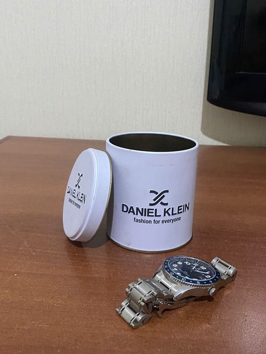 Кварцевые часы Daniel Klein
