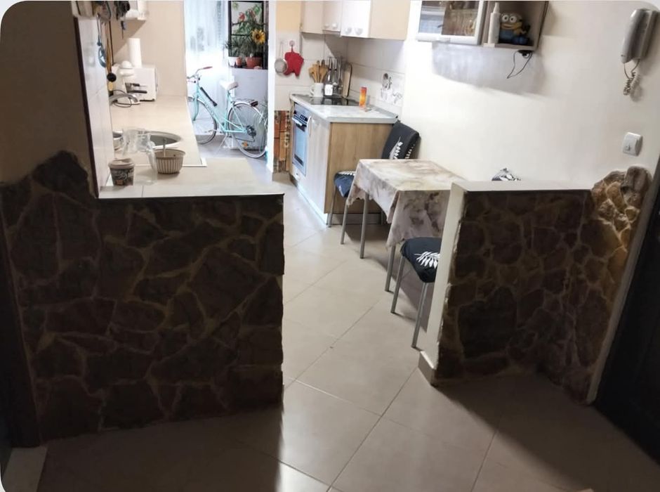 Vând apartament 3 camere
