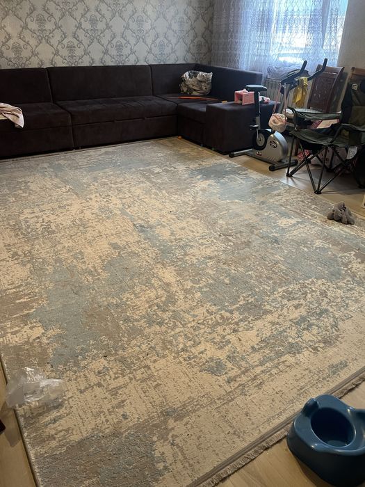 Продается ковер 5 на 3