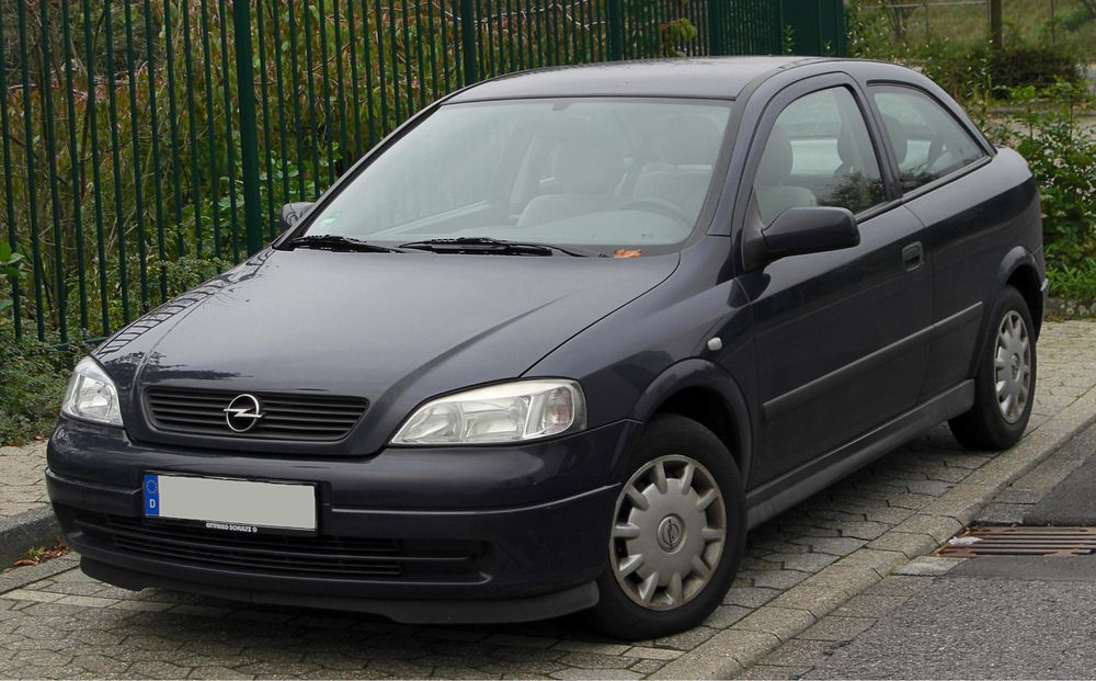 Dezmembrez opel astra g 2003