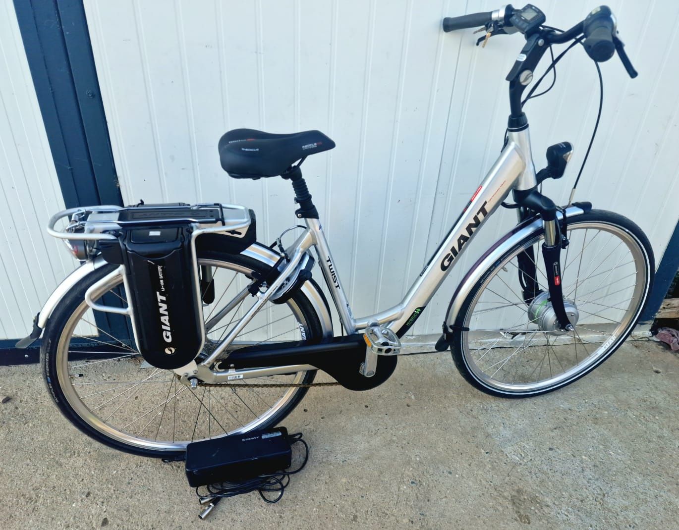 Bicicleta Electrica Giant Aluminiu