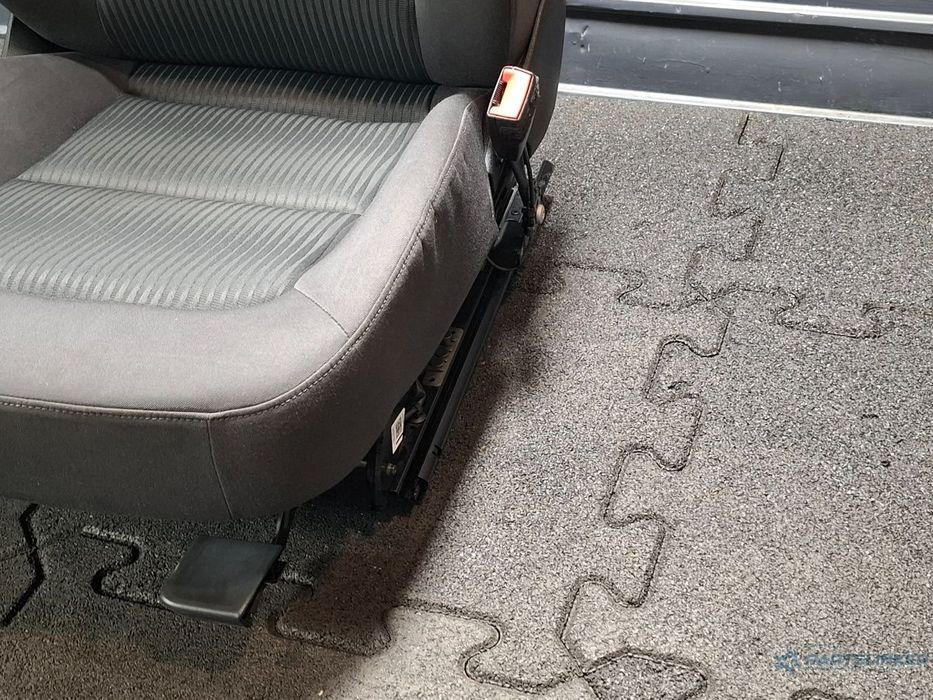 Scaun cu incalzire dreapta fata AUDI A4 IV Avant 8K5, B8 2007 - 2015 TDI CJCD, CMFB, CSUA 8K0881806R