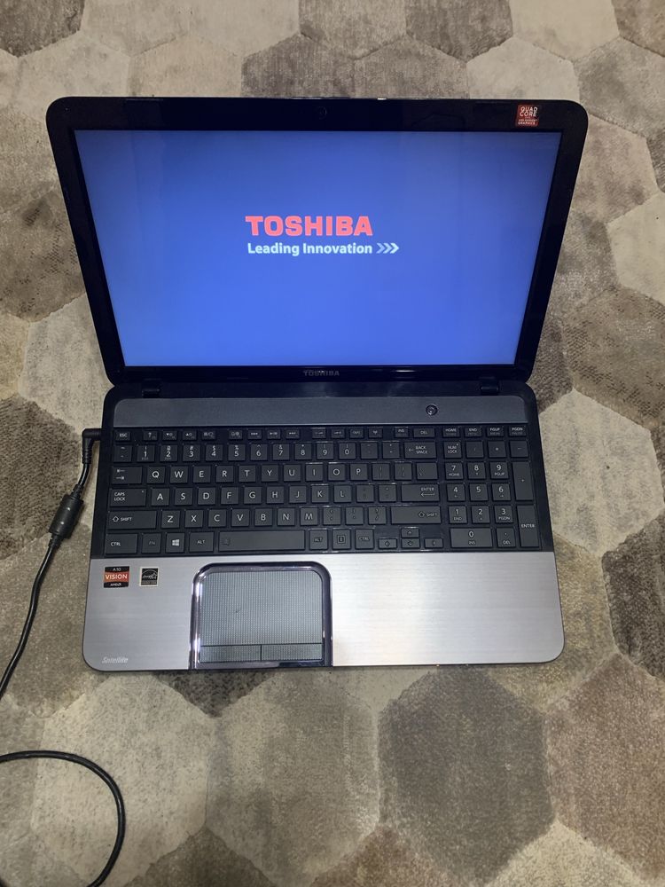 Vand laptop Toshiba satellite S855D-S5148