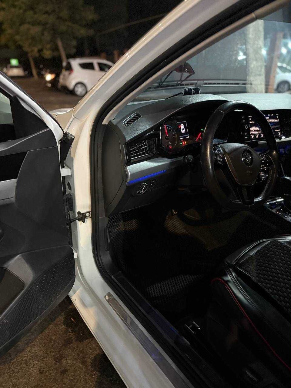 Volkswagn e-bora 2019 full tozza