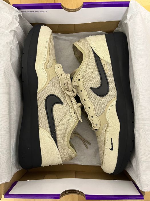 Pantofi sport Nike: model C1TY PRM și model SB PS8 mărimea 43