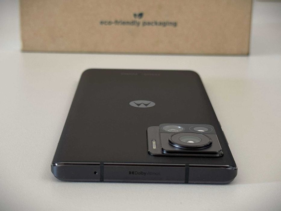 Бартер!Като НОВ! Motorola Edge 30 Ultra 256/12GB Black (Черен)