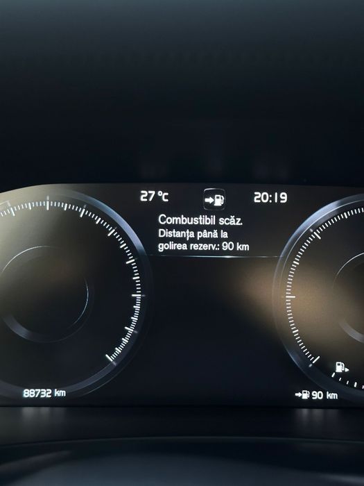 Vând Volvo S90 B5 AWD Hibrid Momentum ProGeartronic