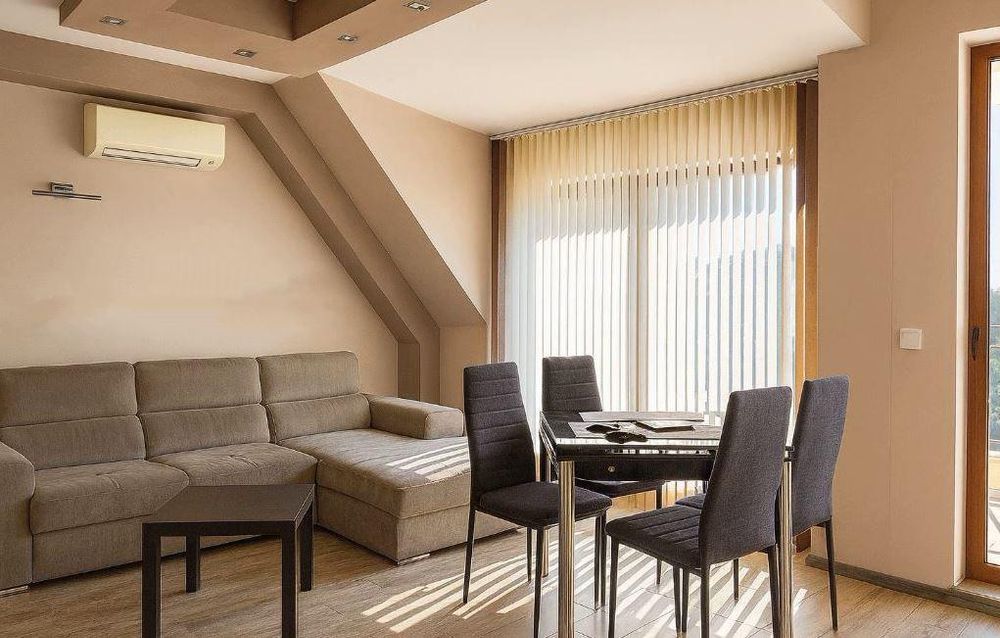 Дава се под наем Двустаен апартамент в Варна, Червен площад - 60 кв.м за 630 € - Снимка #1