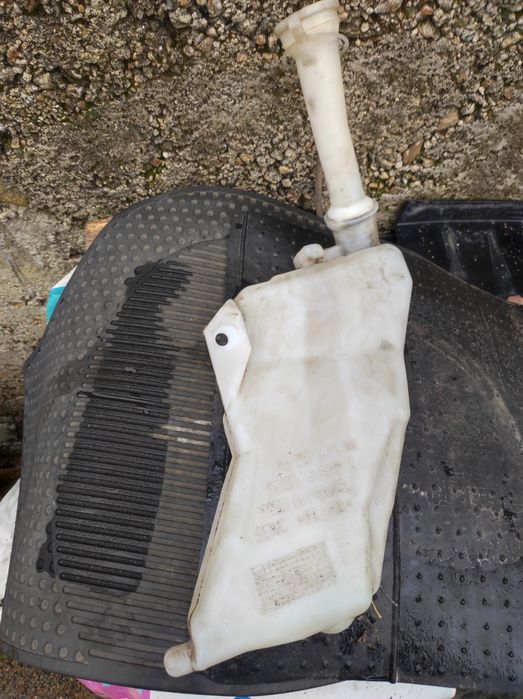 Казанче течност чистачки за Пежо-206