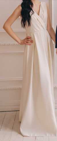 Продаётся женское белое платье размер 44-46