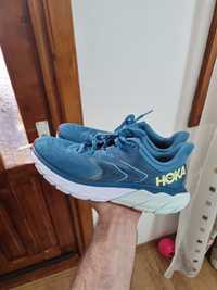 Adidasi hoka one one arahi 5