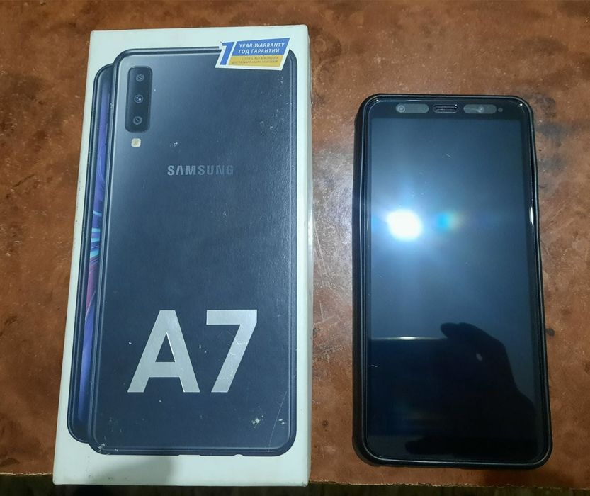 Samsung a7 2018  4/64 gb