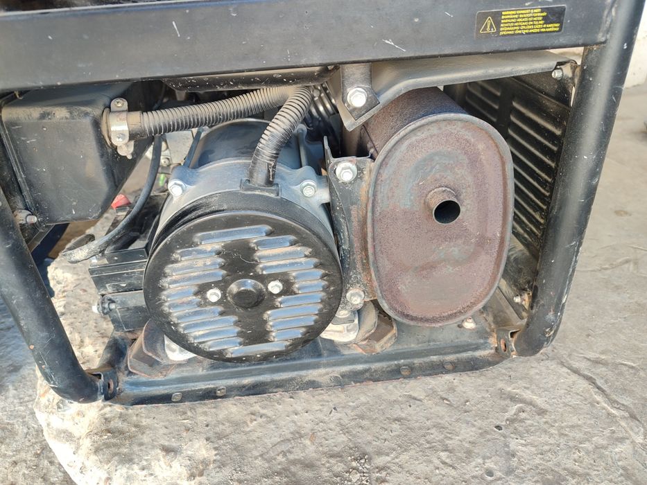 Dvijok (elektrogenerator). Hyundai.