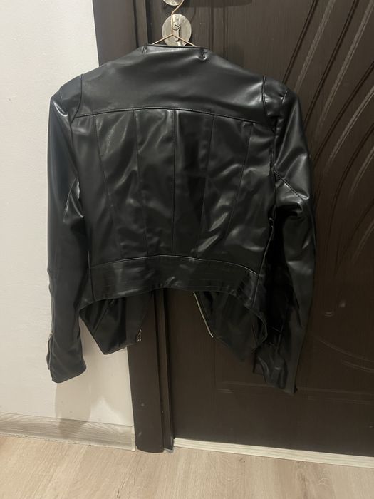 Кожено яке Авин