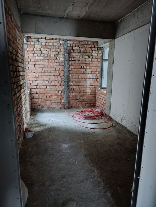 Юнусабад 1/1/4 кадастр есть! Кирпичный