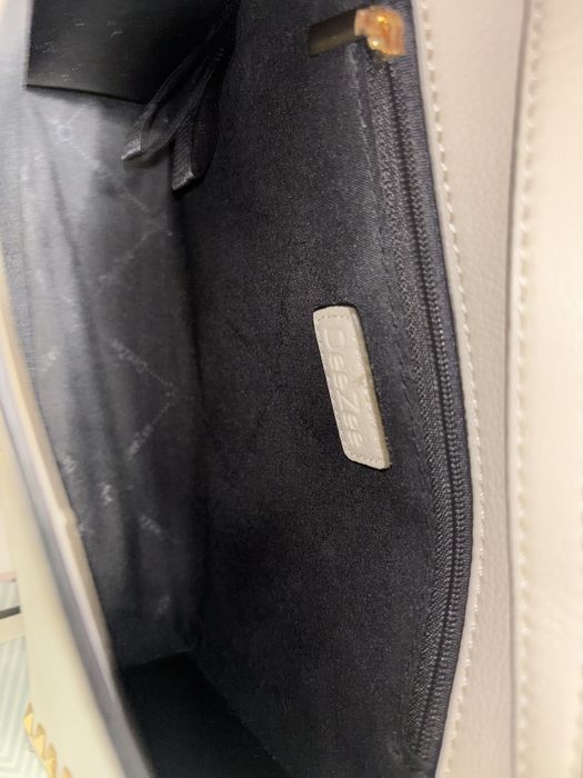 Малка кремава чанта DeeZee