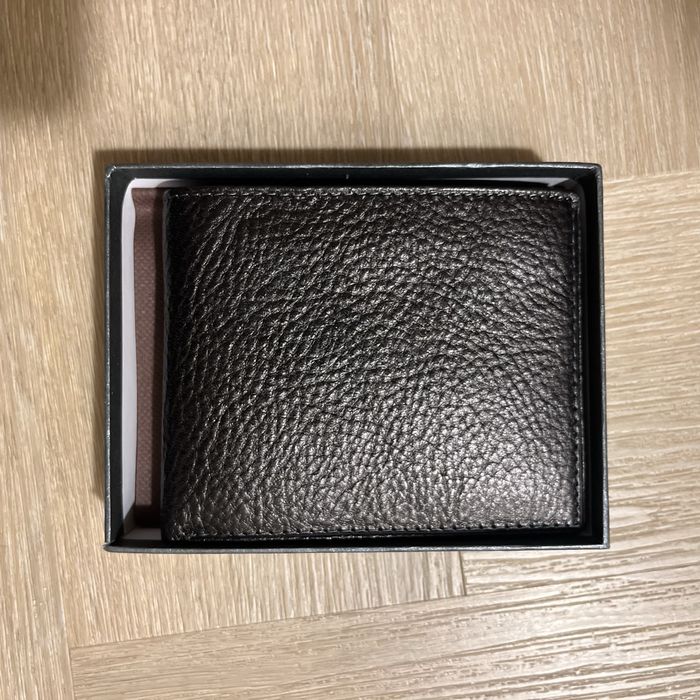 Portofel bărbătesc din piele naturală