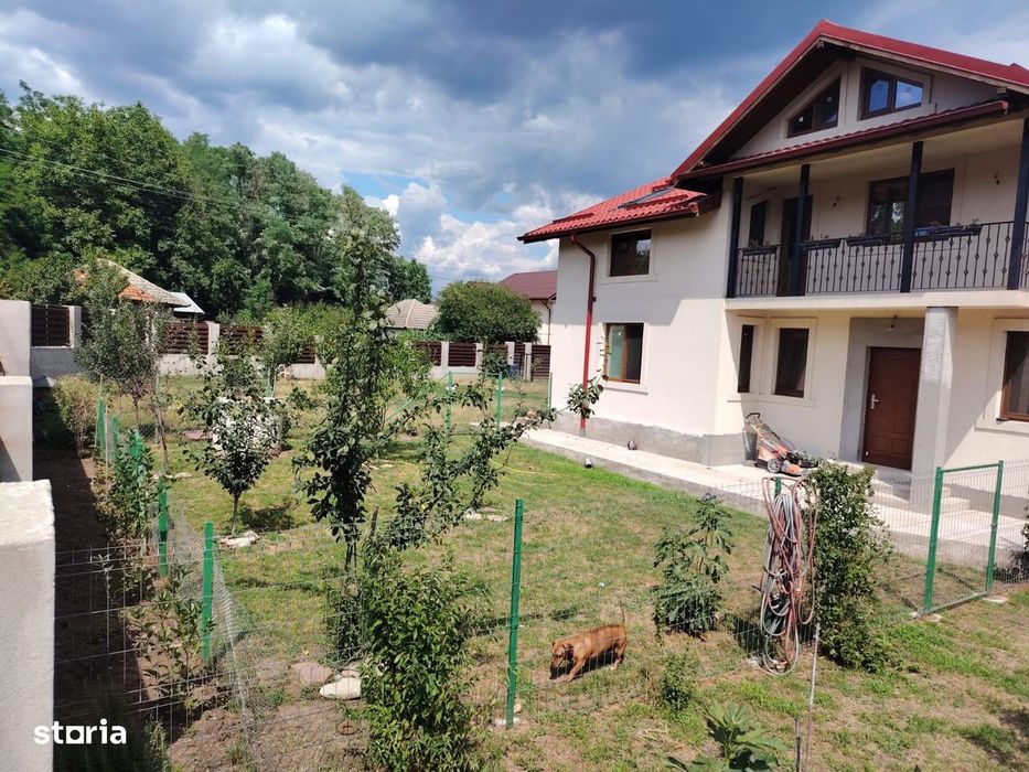 Casa la tara langa Valenii de Munte