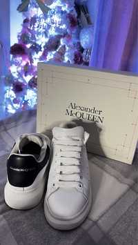 ,, Alexander Mcqueen,, 38