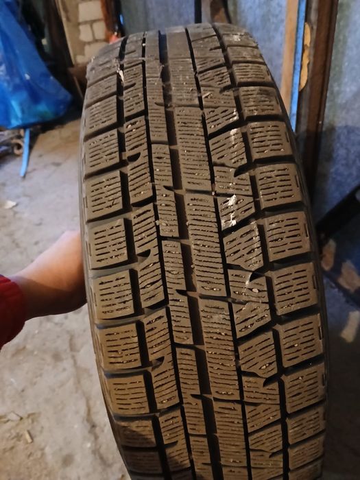 Продам шины зимние в отличном состоянии