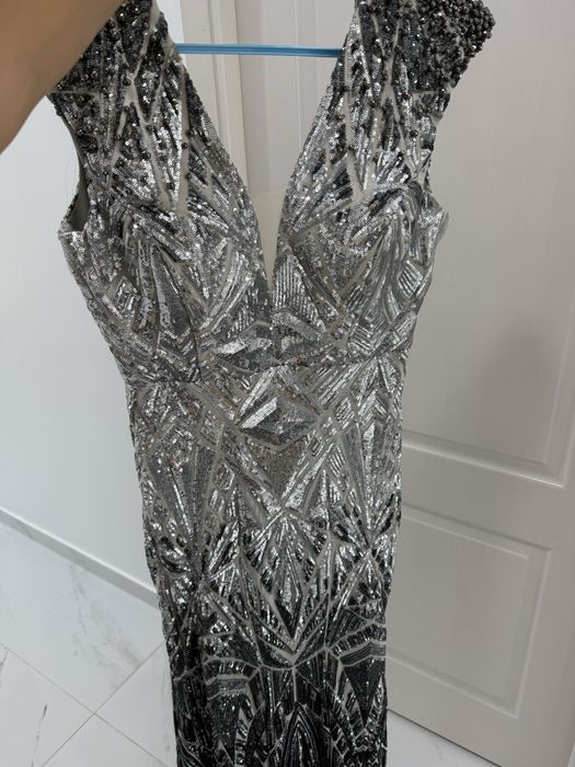 Rochie argintie cu paiete