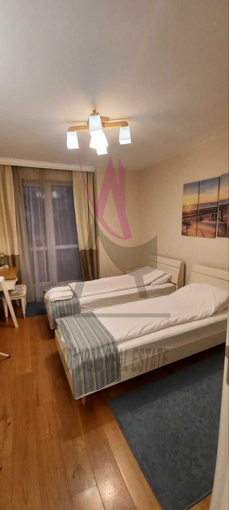 Дава се под наем Четиристаен апартамент в Варна, Център - 100 кв.м за 1500 € - Снимка #2
