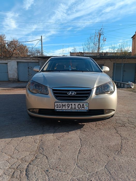 Hyundai Elentra sotiladi