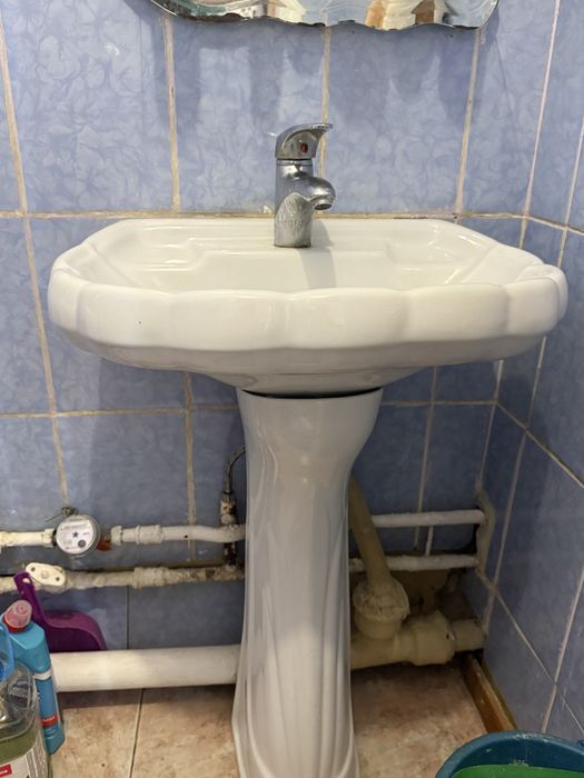 Продам раковину целую в хорошем состоянии