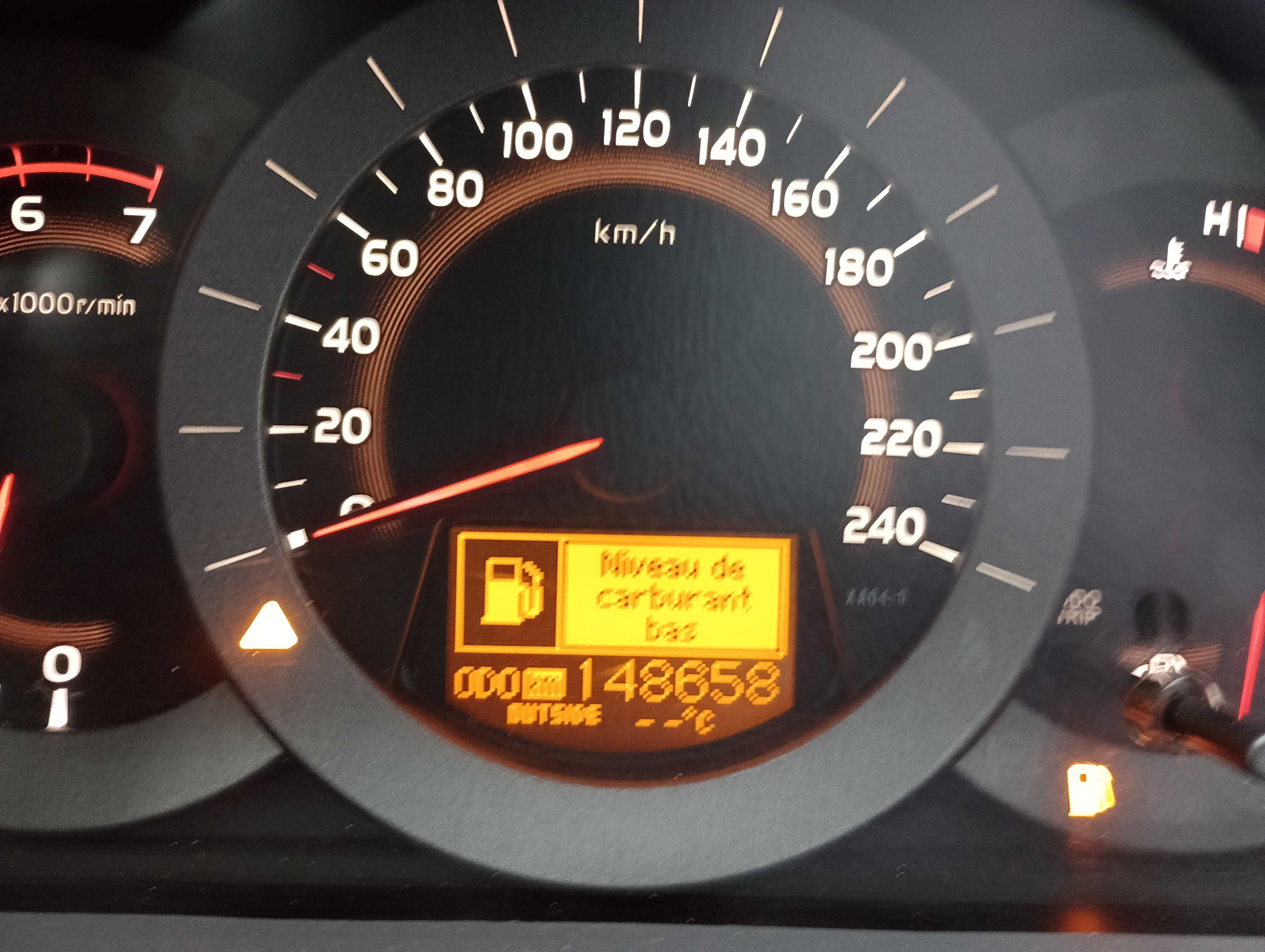 Продавам Toyota Rav 4