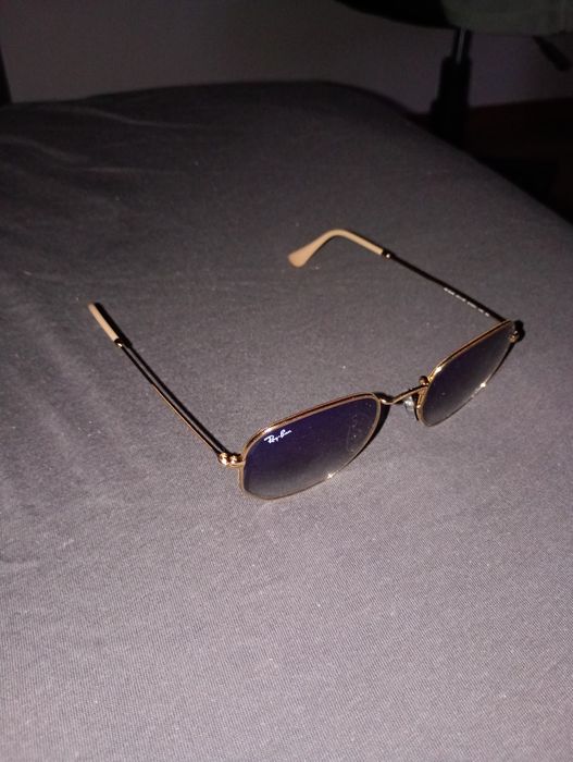 Vând ochelari de soare Ray ban