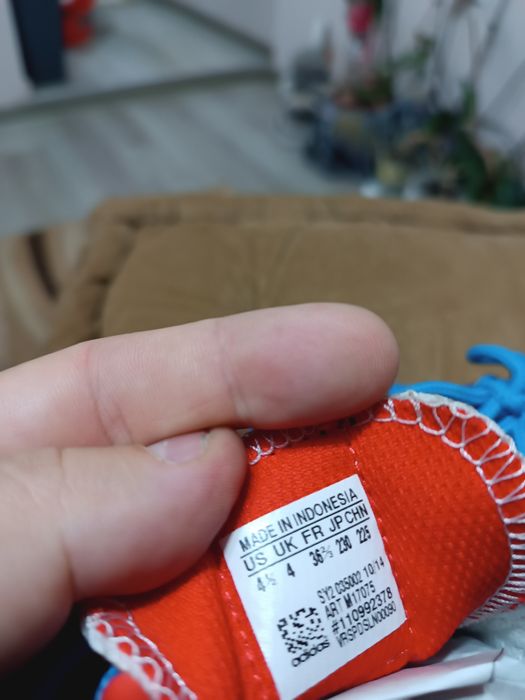 Маратонки Адидас 36 2/3