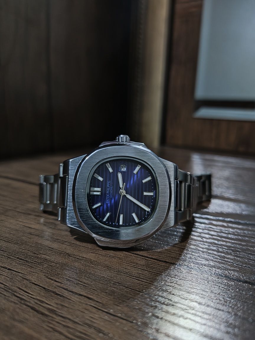 Patek Philippe Nautilus механический часы! С подарочной коробке.