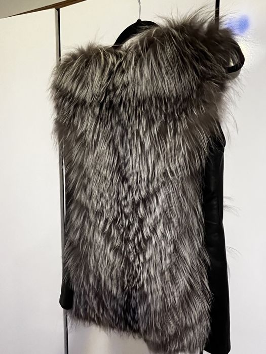 Жилетка от естествена лисича кожа