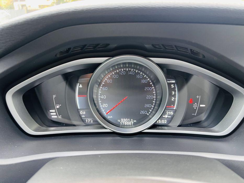 Volvo V40 D2 Momentum 120hp