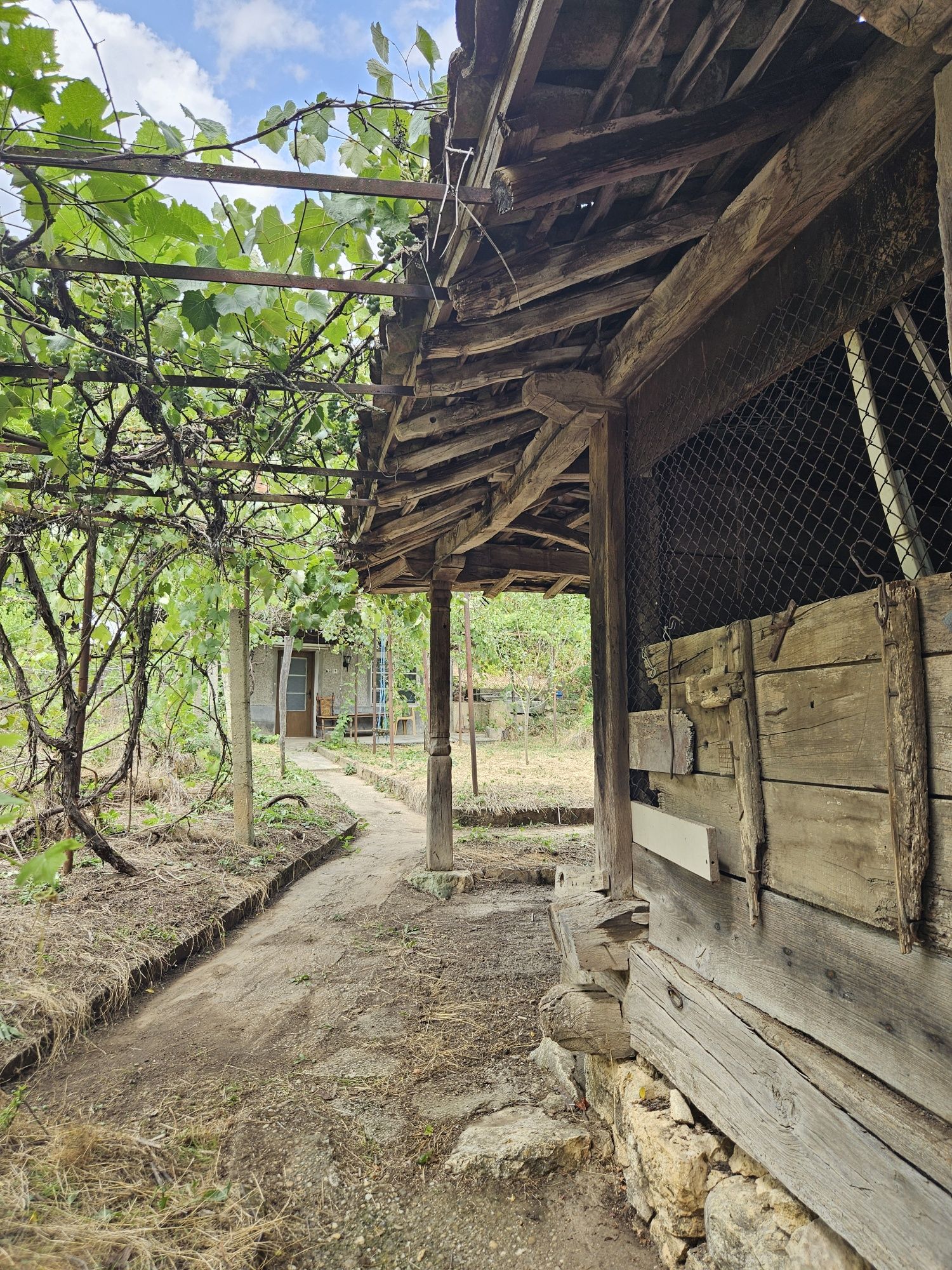 Къща в село Побит камък