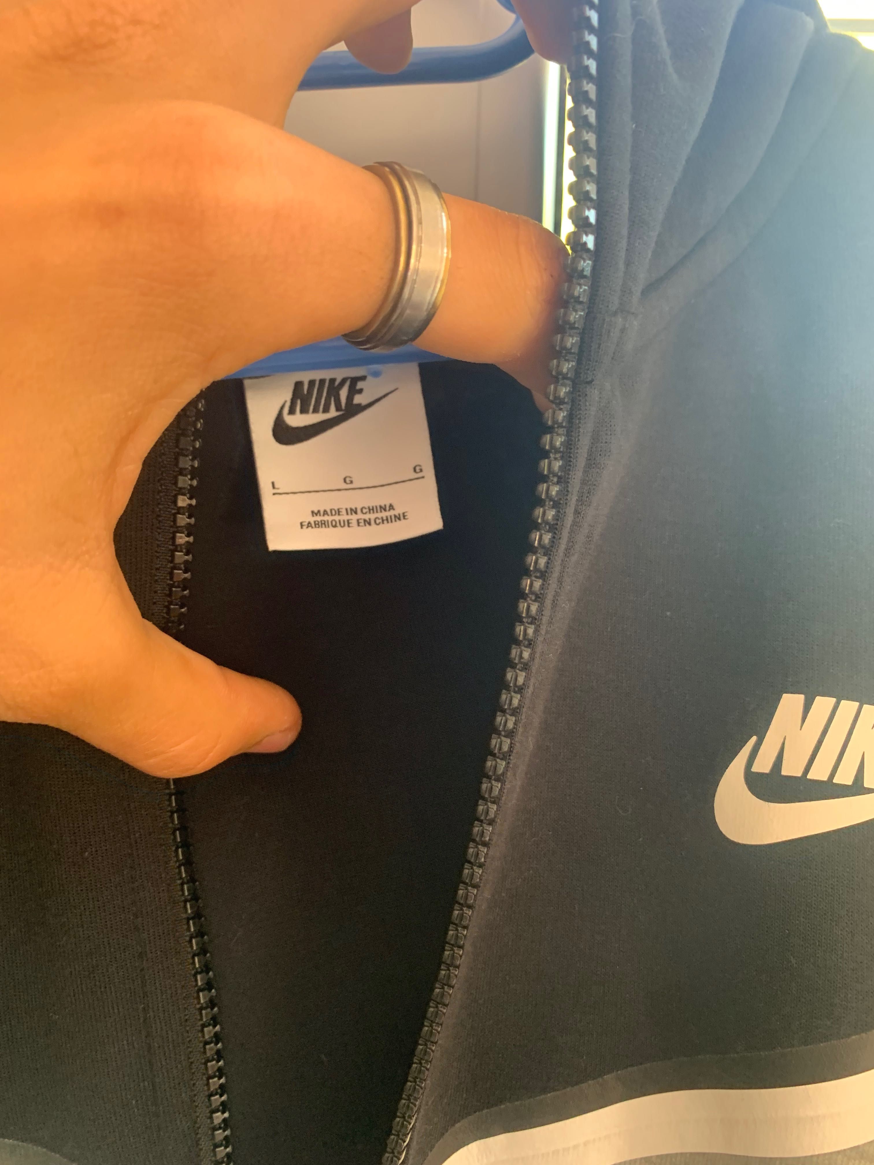 Nike Sportswear Tech Fleece Gri cu Negru