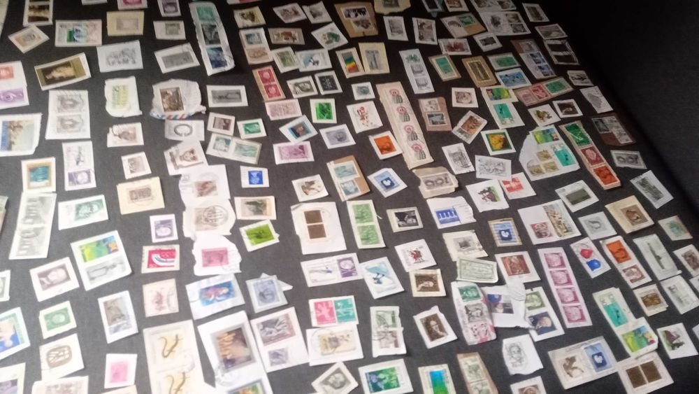 Пощенски марки от цял свят