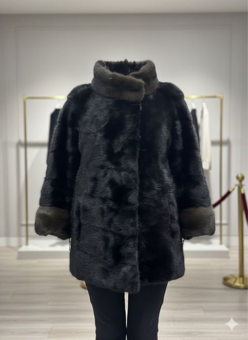 AMO FURS шикарная шуба из натруального меха.