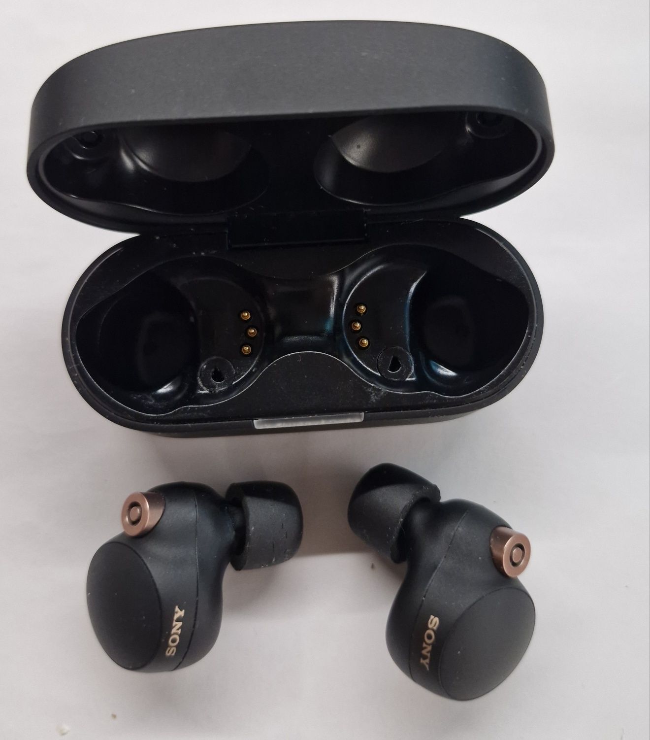 Продавам слушалки Sony wf-1000xm4