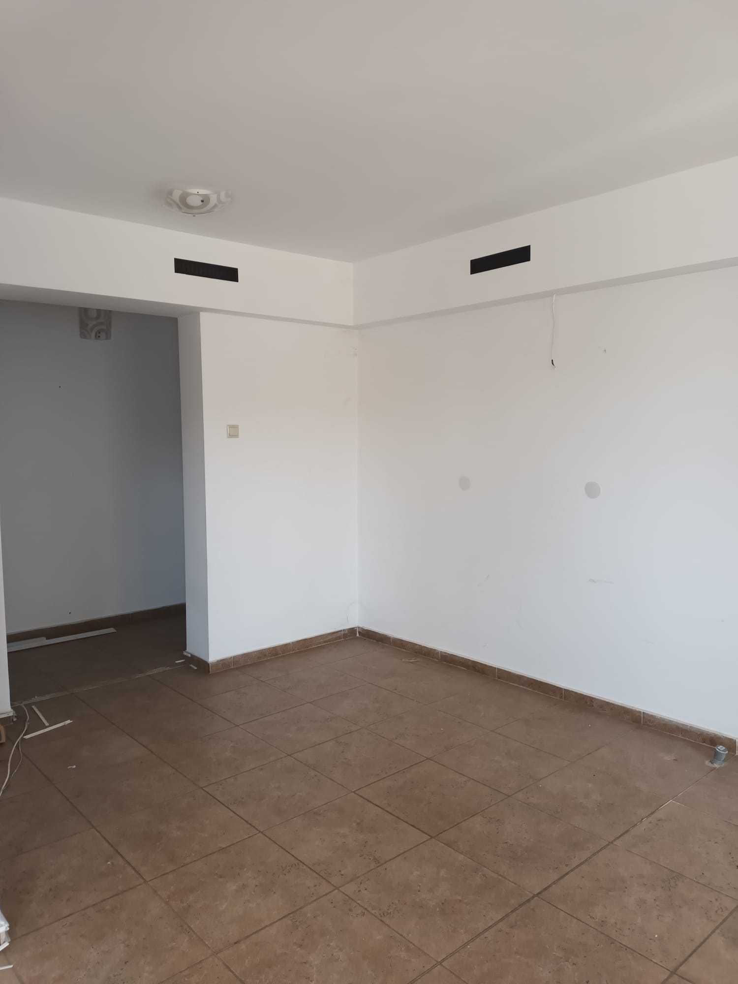 Agentie vând apartament 5 camere Ciuperca-Sala Polivalenta 1 Mai