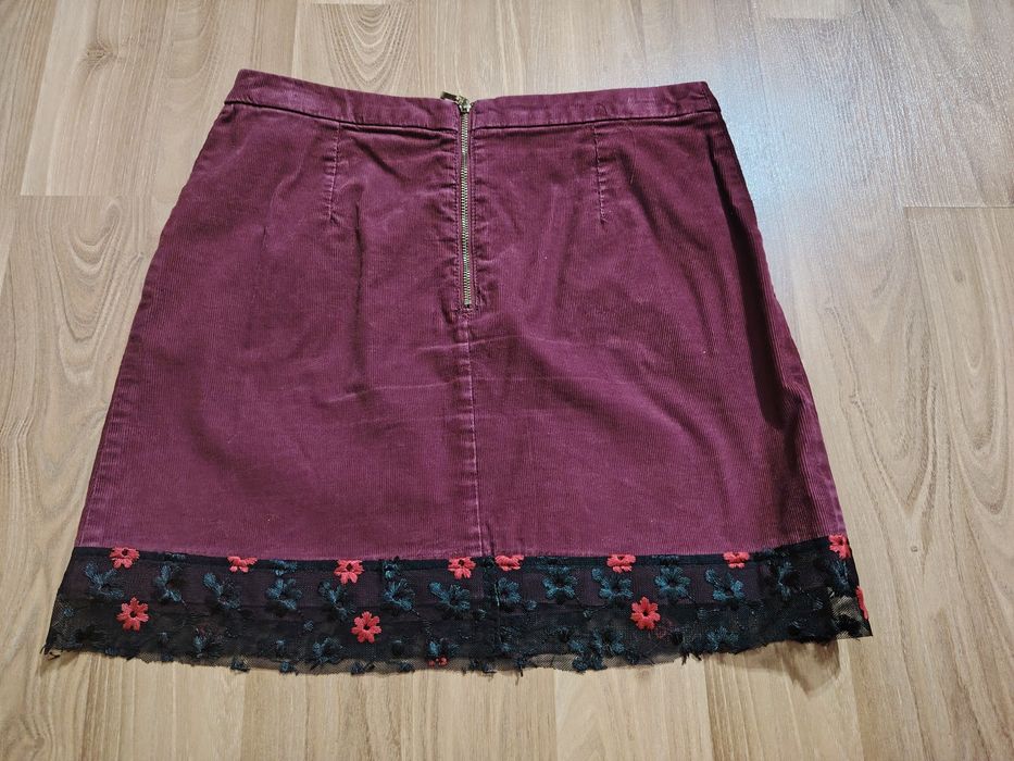 Vând fustițe scurte