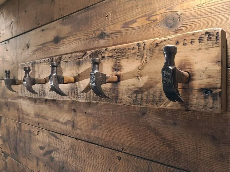 Cuier rustic din lemn
