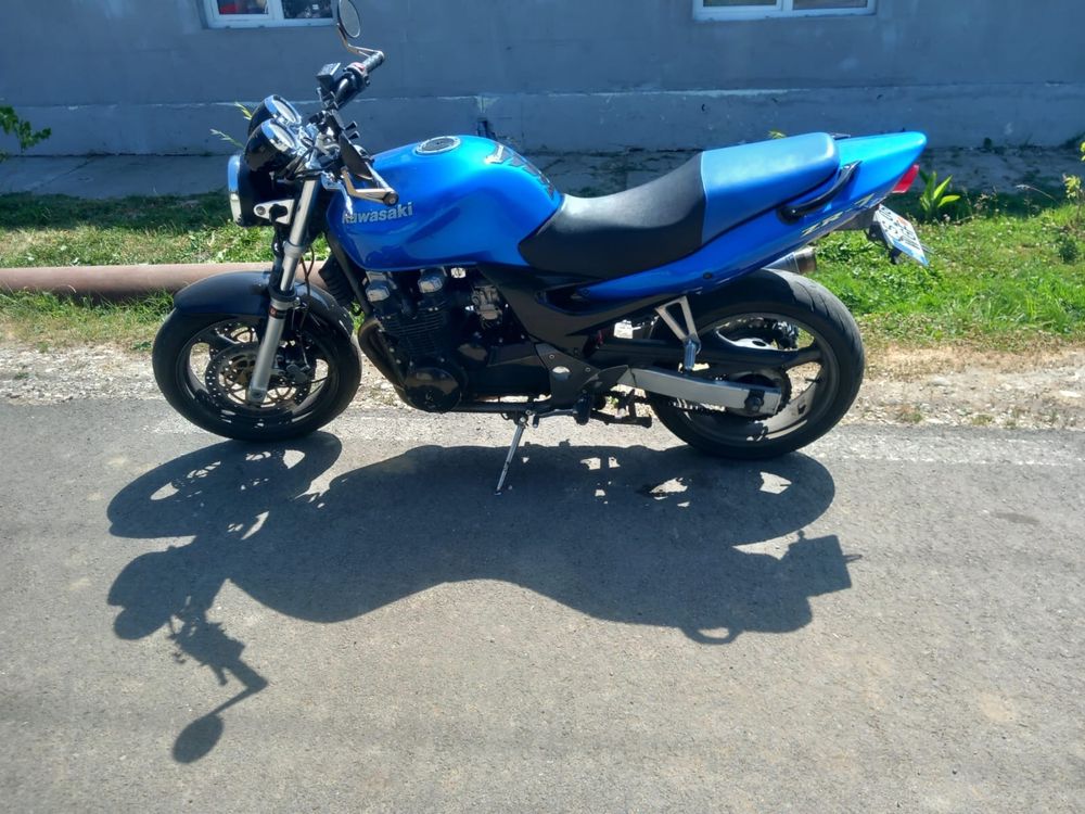 Kawasaki zr7 /750