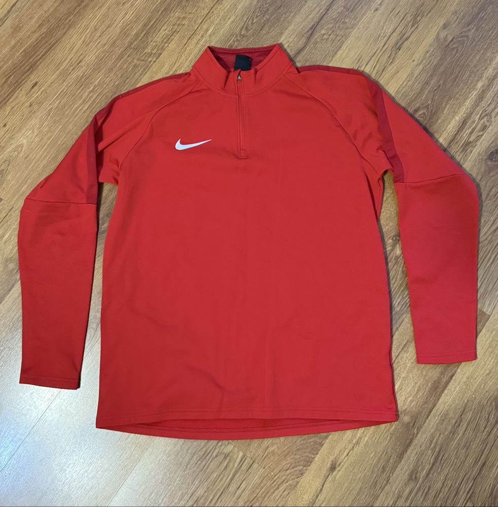 Nike червено горнище