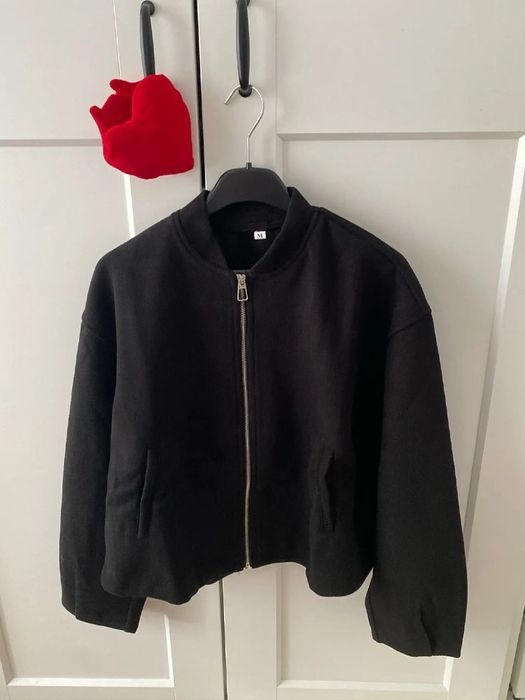 Бомбер Zara. в хорошем качестве