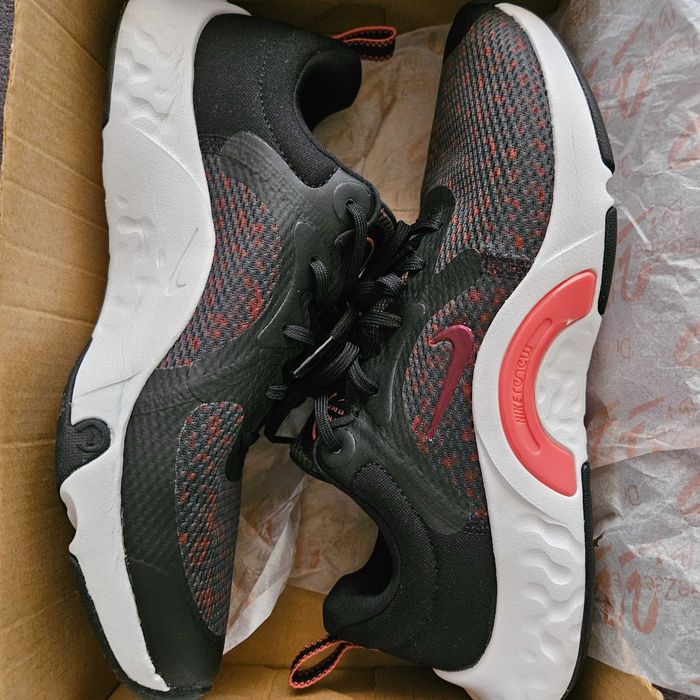 Маратонки NIKE Обувки W RENEW IN-SEASON TR 11