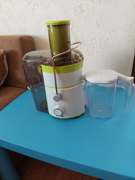 Vand storcător de fructe