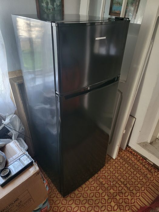 Vând frigider HEINNER